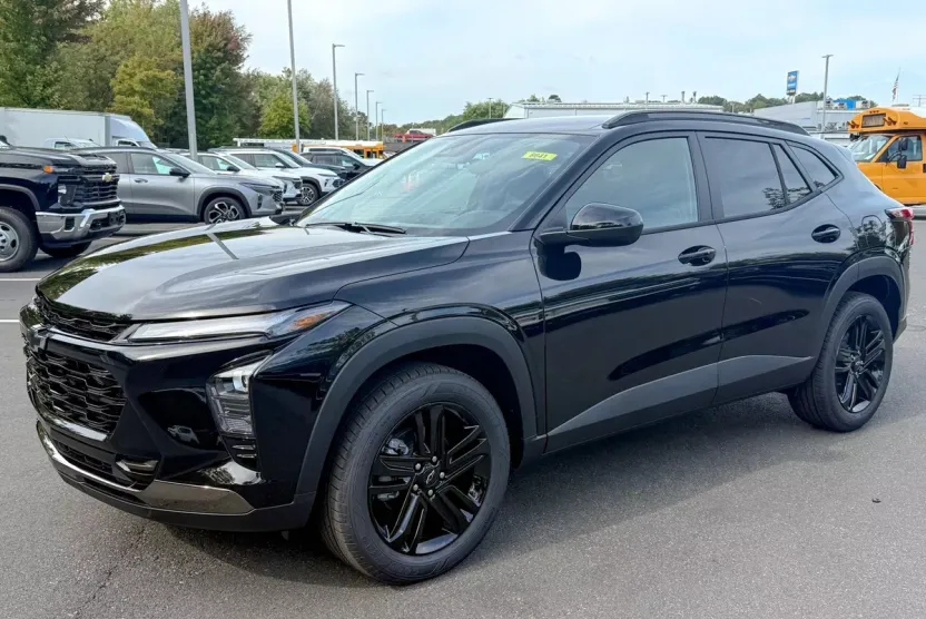 2025 Chevrolet Trax ACTIV photo 1