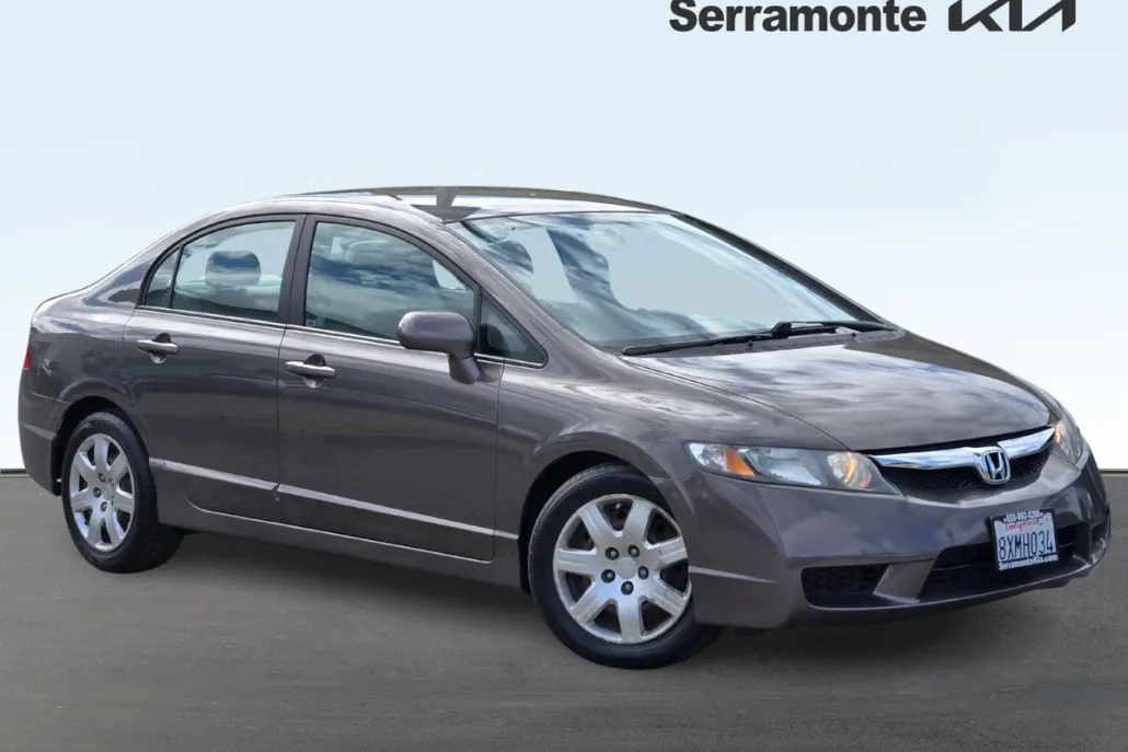 2010 Honda Civic LX photo 1
