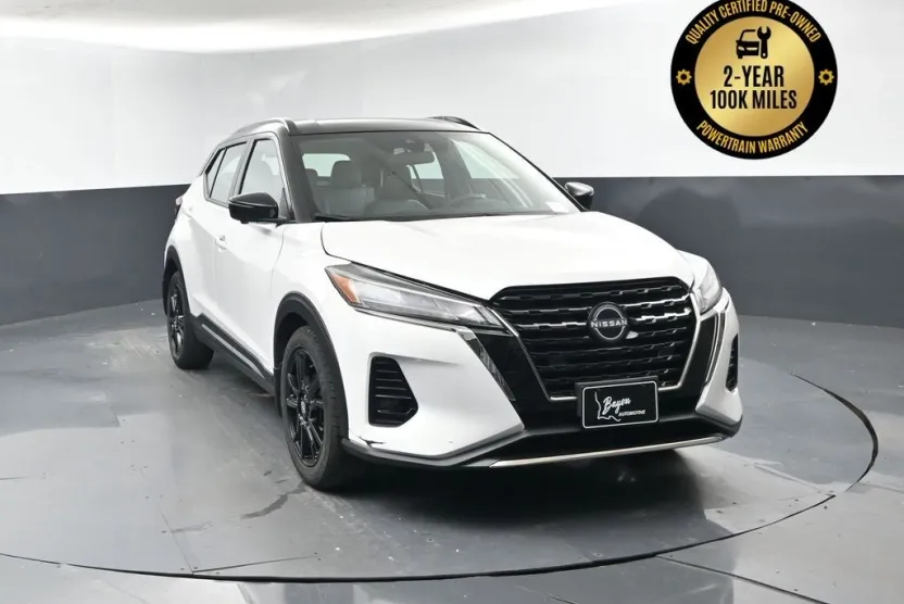 2023 Nissan Kicks SR photo 1