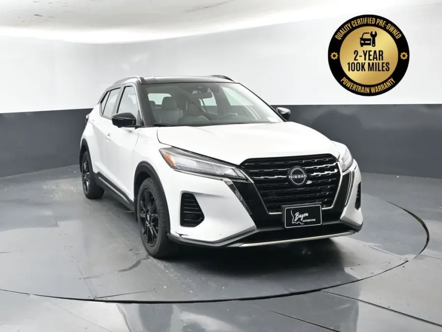 2023 Nissan Kicks SR photo 1