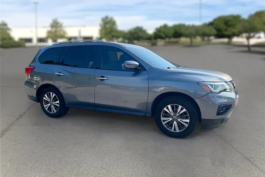 2020 Nissan Pathfinder SL photo 1