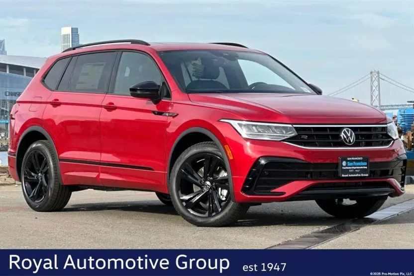 2024 Volkswagen Tiguan SE R-Line Black photo 1