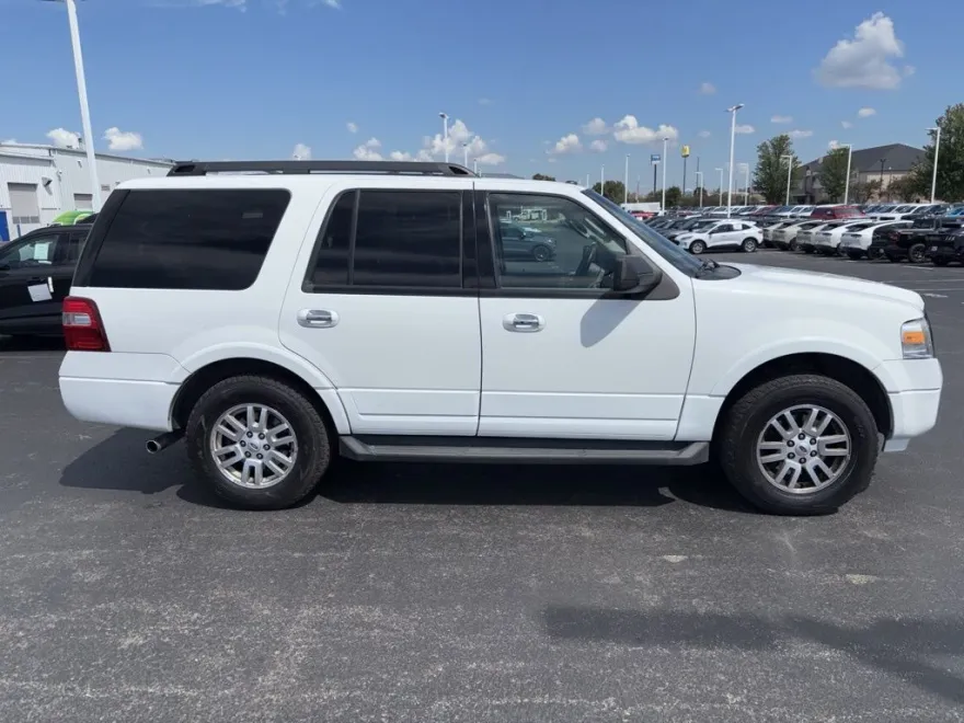2014 Ford Expedition XLT photo 1
