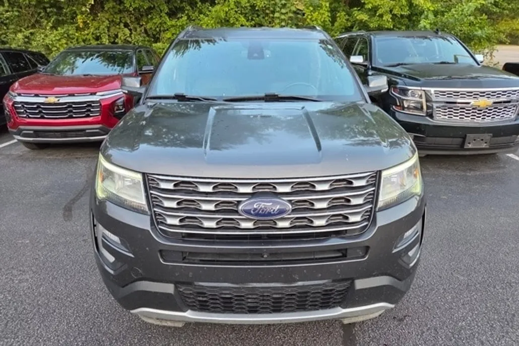 2017 Ford Explorer Limited photo 1
