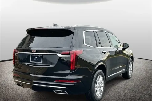 2025 Cadillac XT6 Luxury photo 2