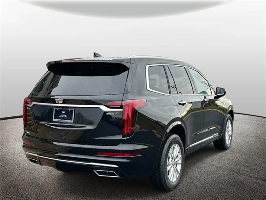 2025 Cadillac XT6 Luxury photo 2