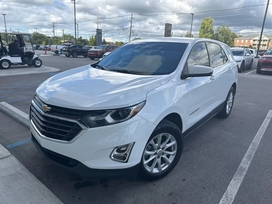 2019 Chevrolet Equinox LT photo 1
