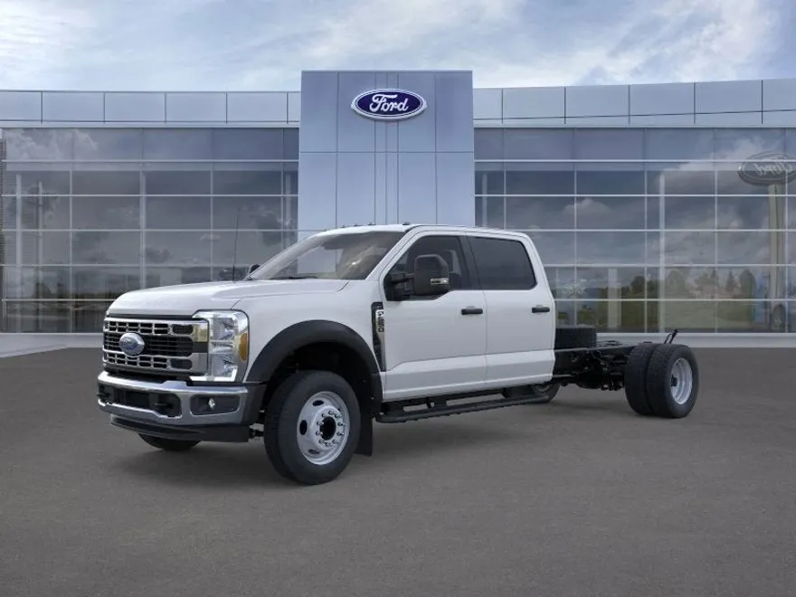2025 Ford F-550 photo 1