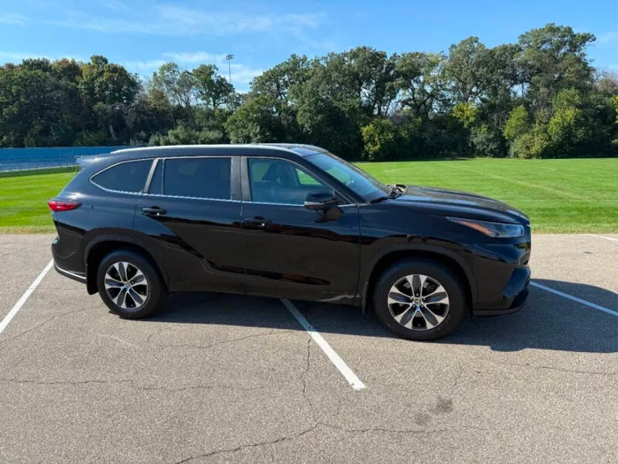 2023 Toyota Highlander Limited Platinum XLE XSE photo 1