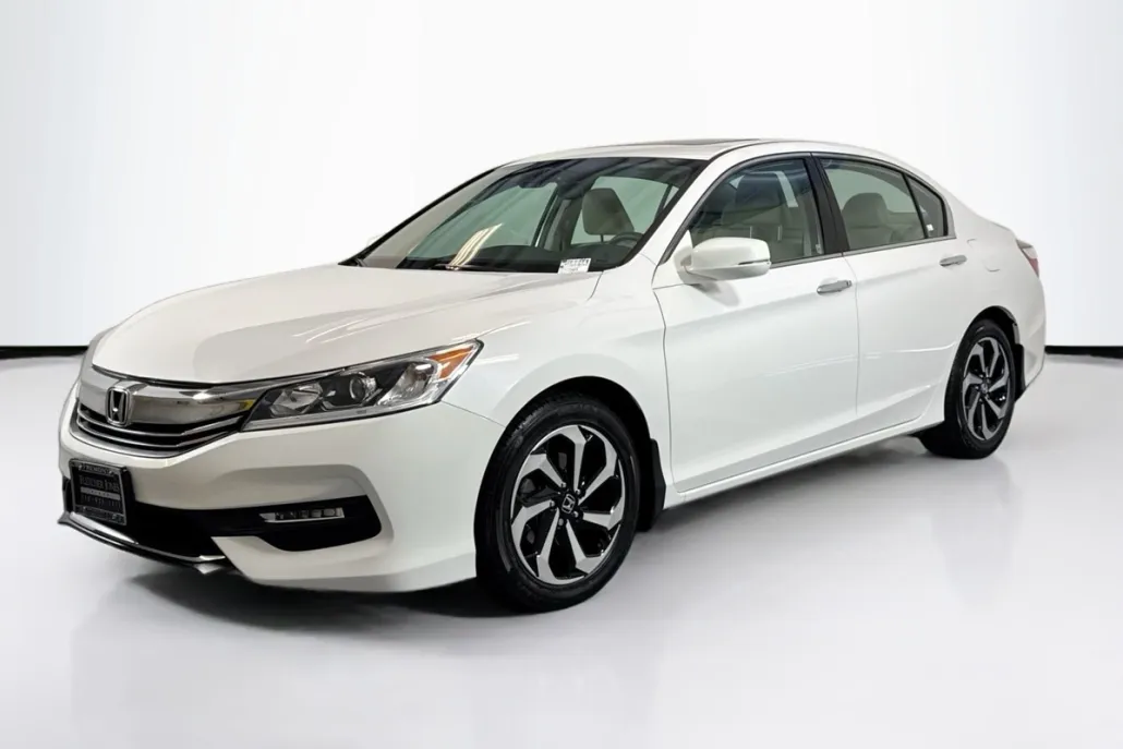 2016 Honda Accord EX photo 1