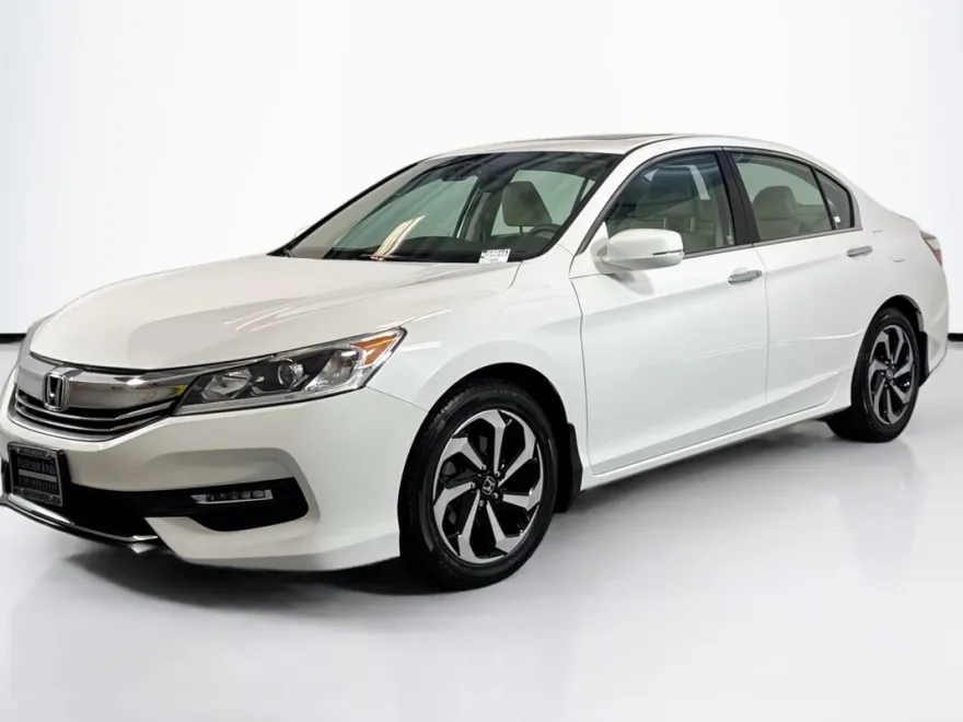2016 Honda Accord EX photo 1