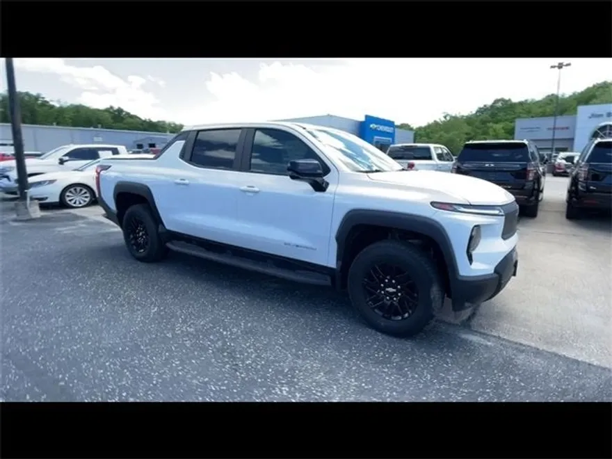 2024 Chevrolet Silverado EV Work Truck photo 1