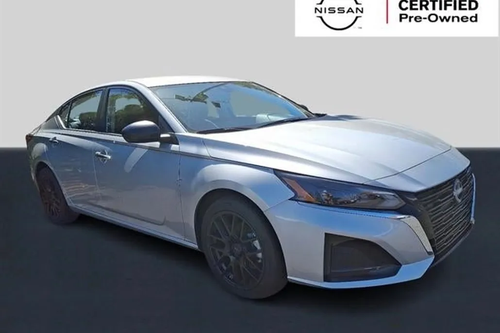 2024 Nissan Altima 2.5 SV photo 1