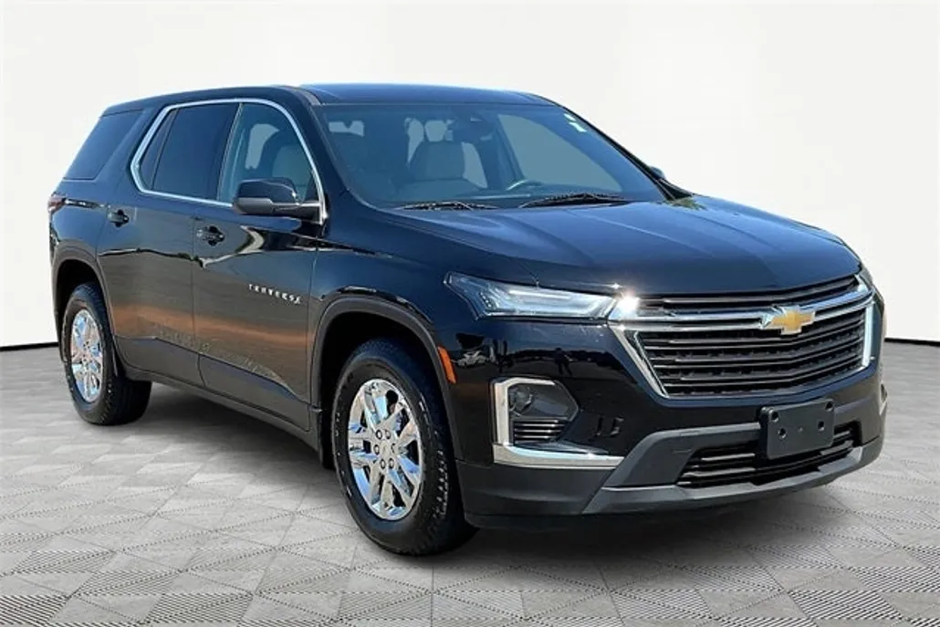2022 Chevrolet Traverse LS photo 1