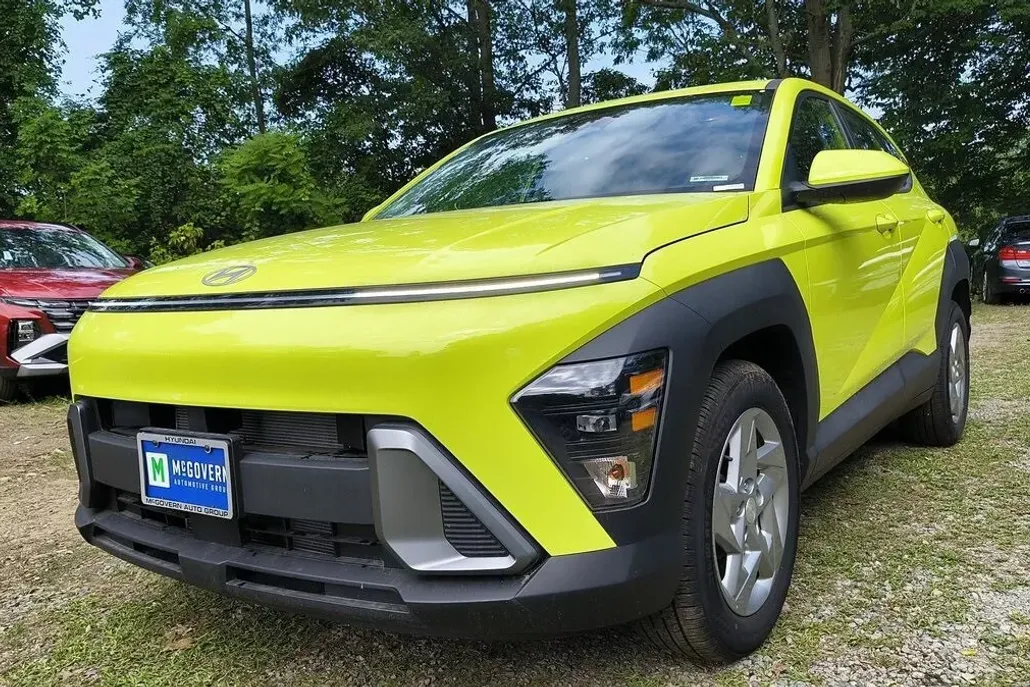 2024 Hyundai Kona SE photo 1