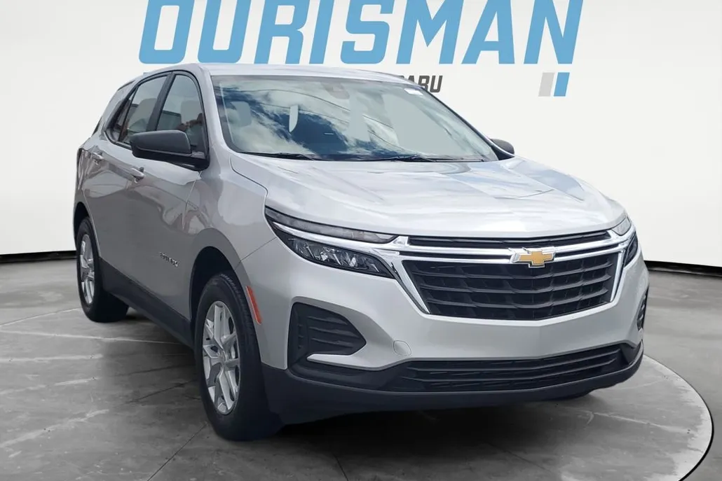 2022 Chevrolet Equinox LS photo 1