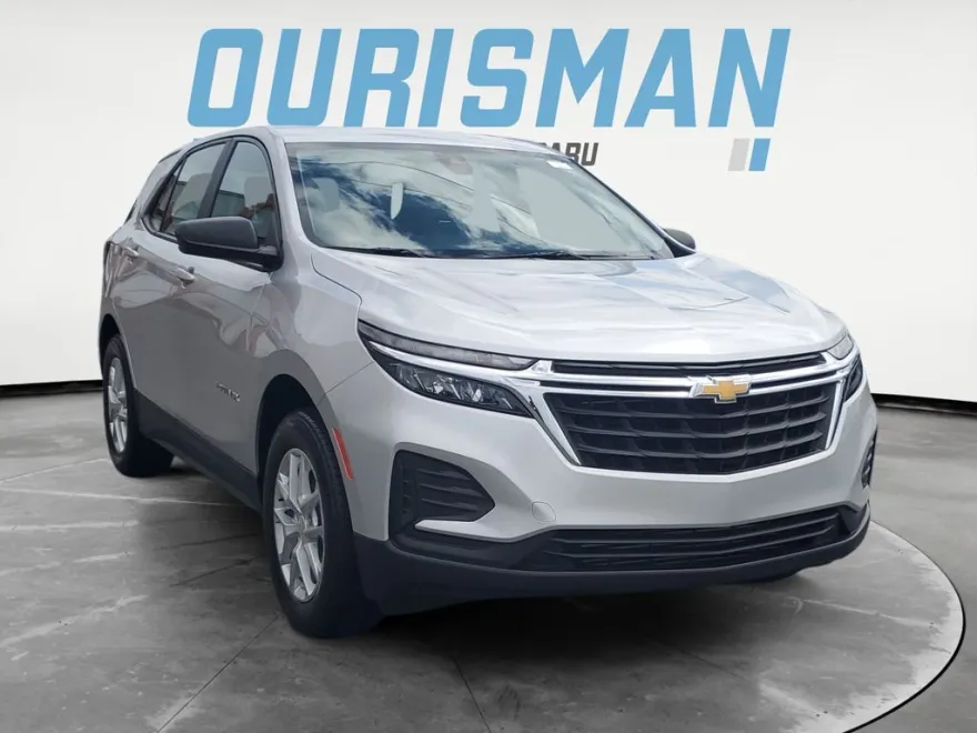 2022 Chevrolet Equinox LS photo 1