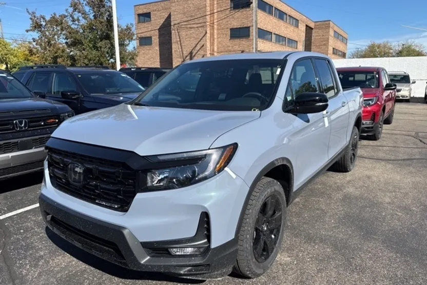 2026 Honda Ridgeline Black Edition photo 1