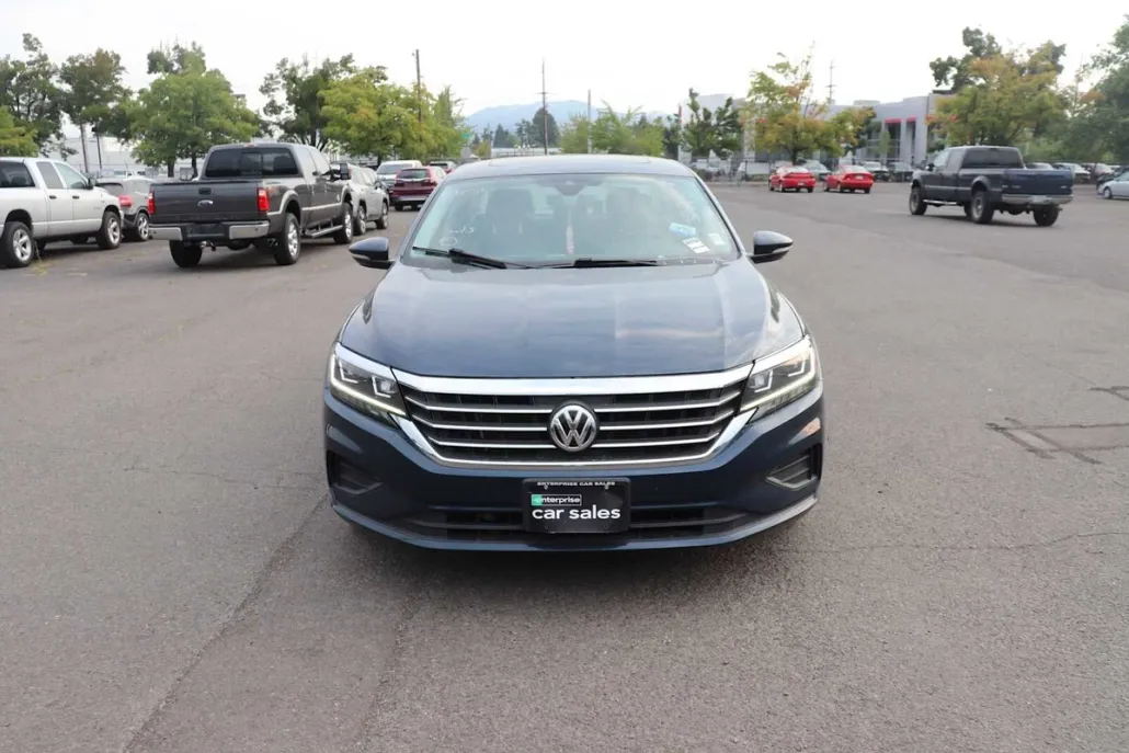 2021 Volkswagen Passat 2.0T SE photo 1