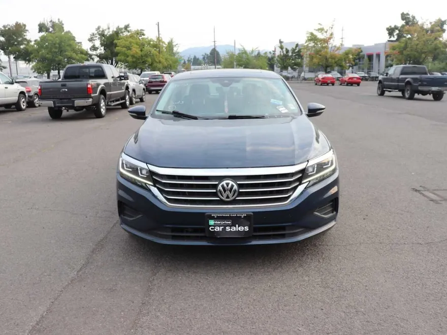 2021 Volkswagen Passat 2.0T SE photo 1
