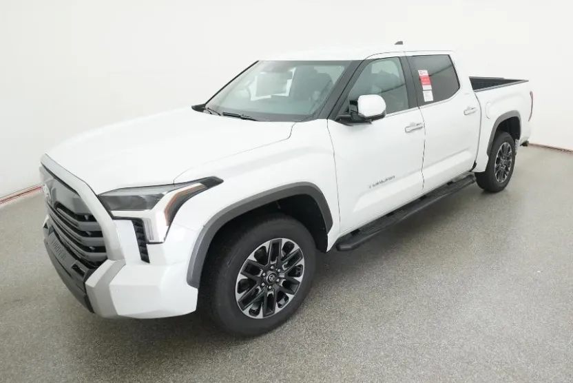 2025 Toyota Tundra Limited CrewMax photo 1