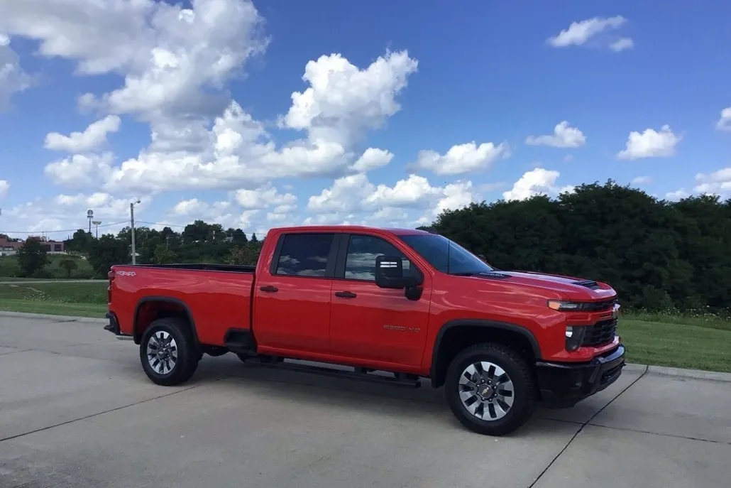 2025 Chevrolet Silverado 2500HD Custom photo 1