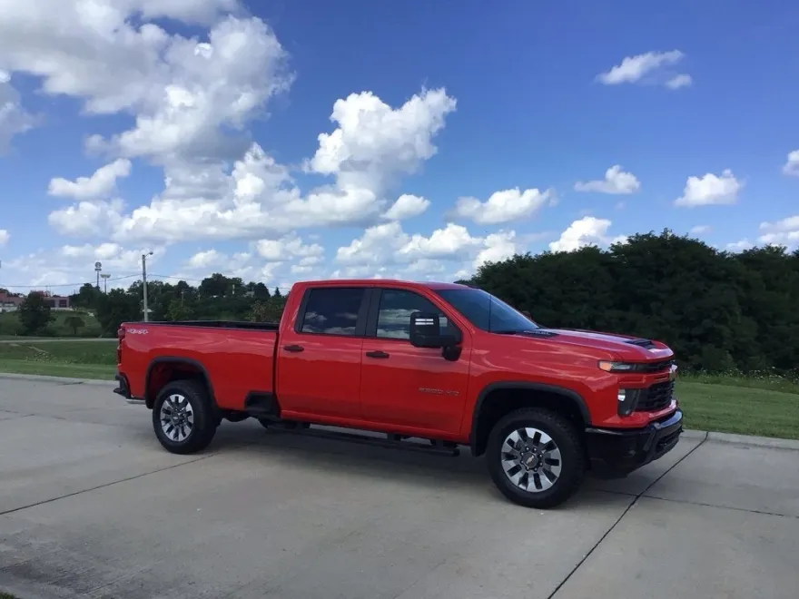 2025 Chevrolet Silverado 2500HD Custom photo 1