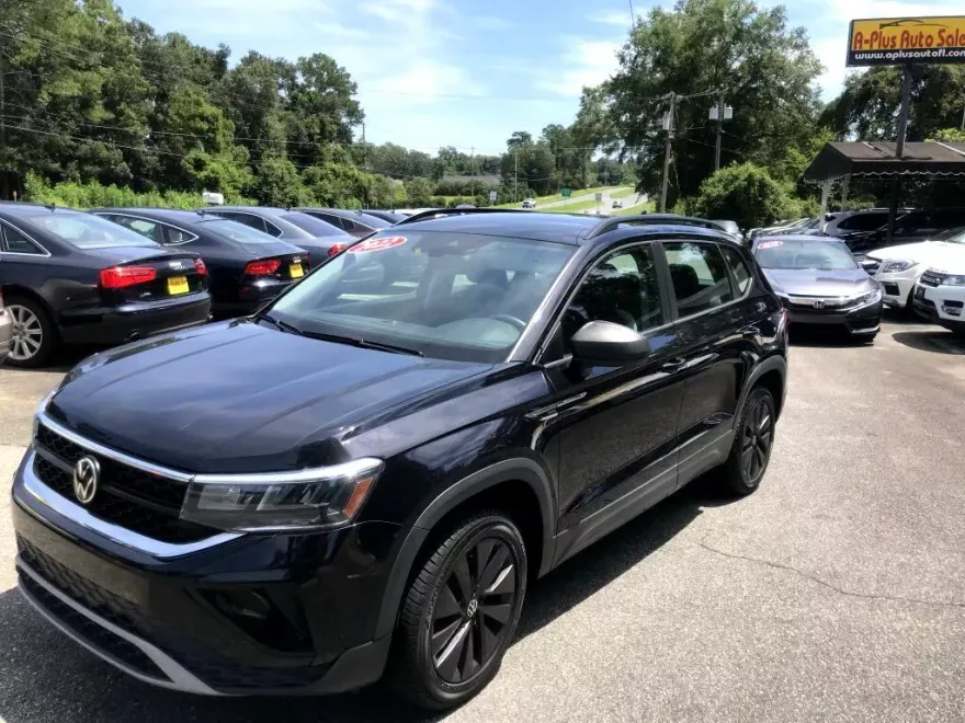 2022 Volkswagen Taos photo 1