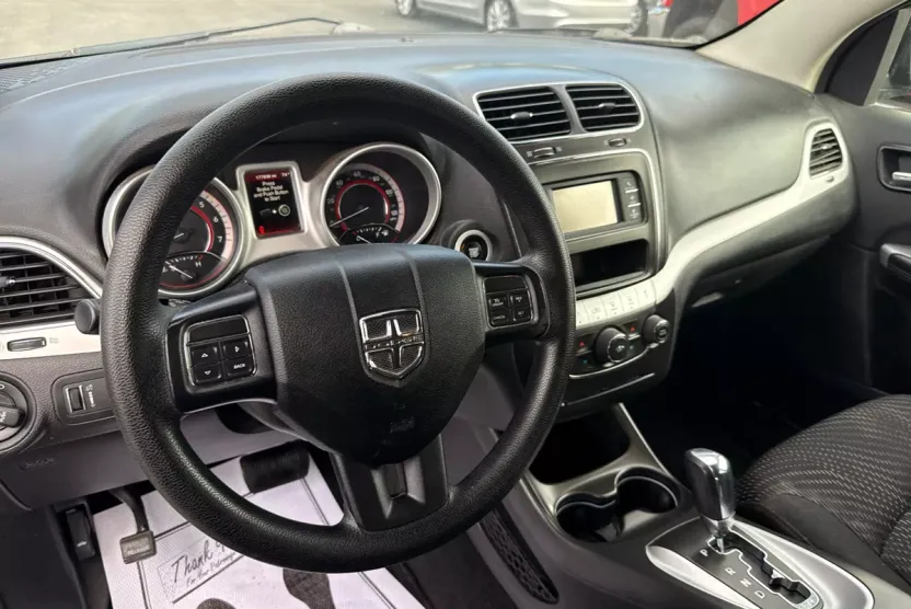2017 Dodge Journey SXT photo 1