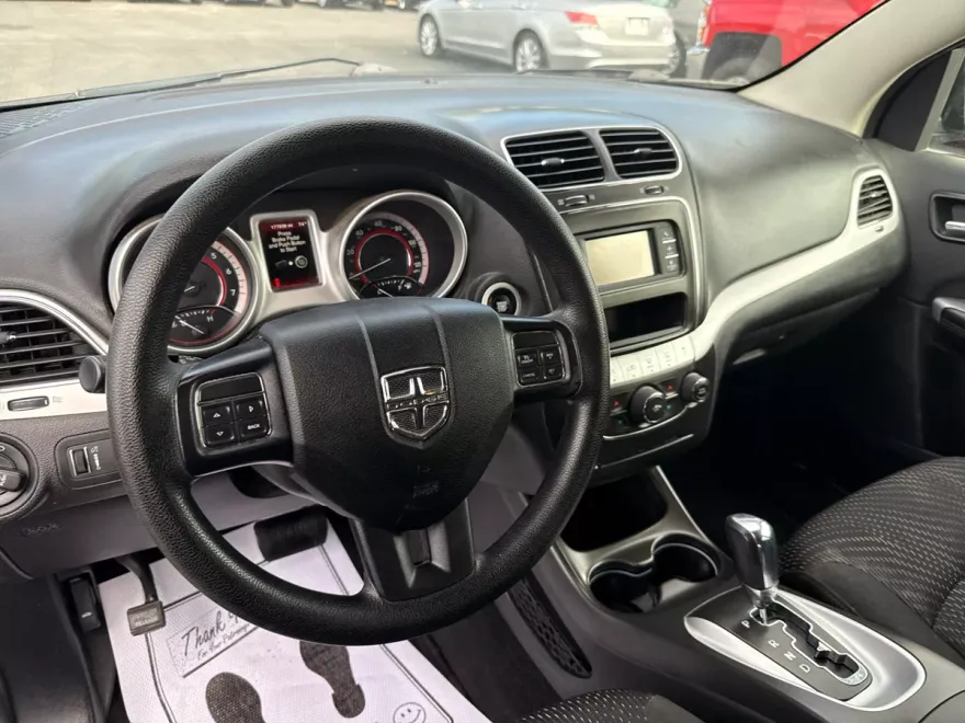 2017 Dodge Journey SXT photo 1