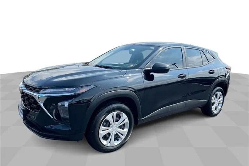 2024 Chevrolet Trax LS photo 1