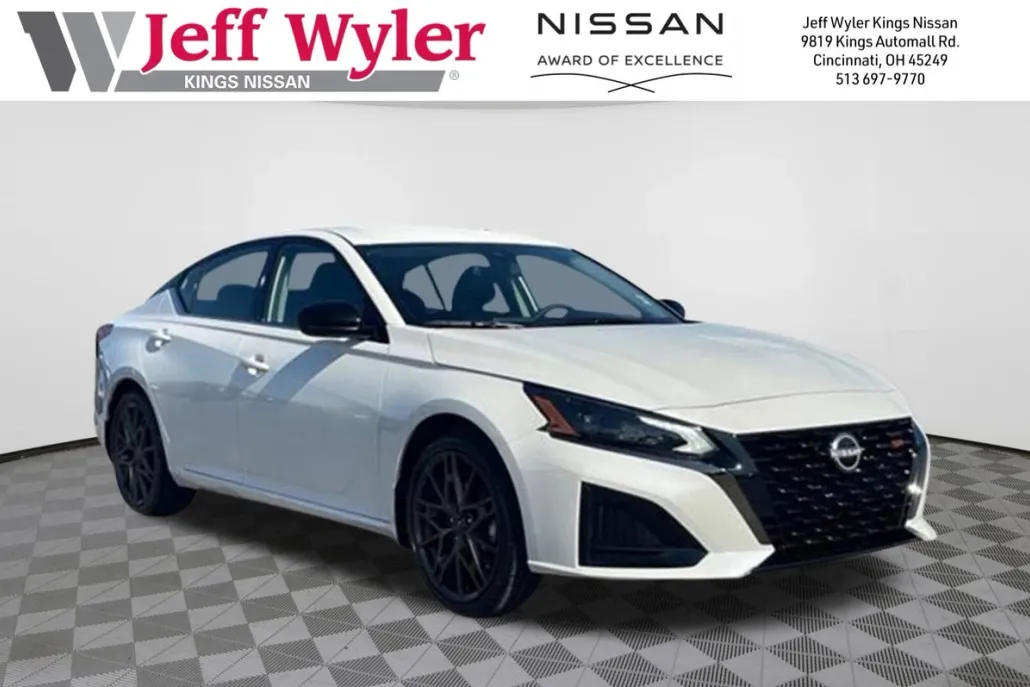 2025 Nissan Altima SR photo 1