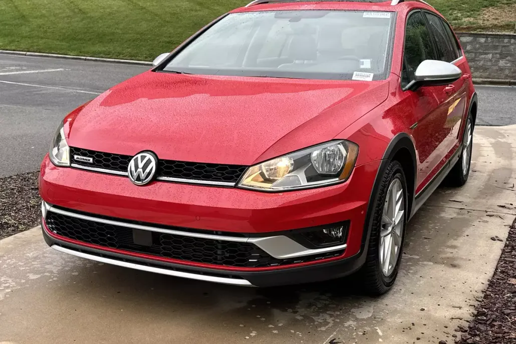 2017 Volkswagen Golf Alltrack SEL photo 1