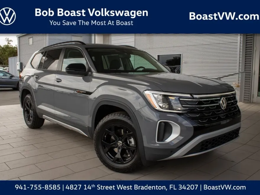 2025 Volkswagen Atlas Peak Edition SE photo 1