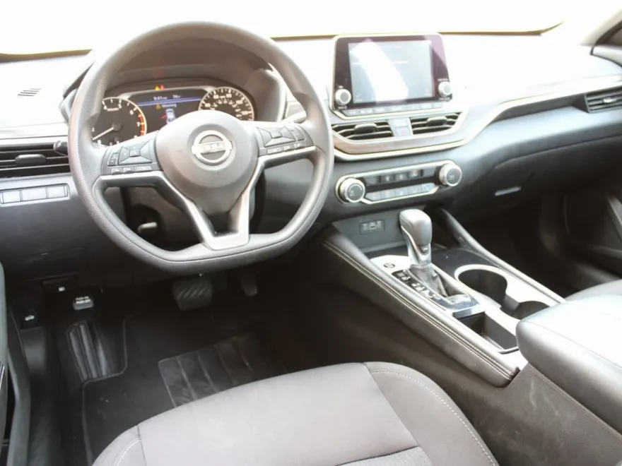 2023 Nissan Altima 2.5 SV photo 1
