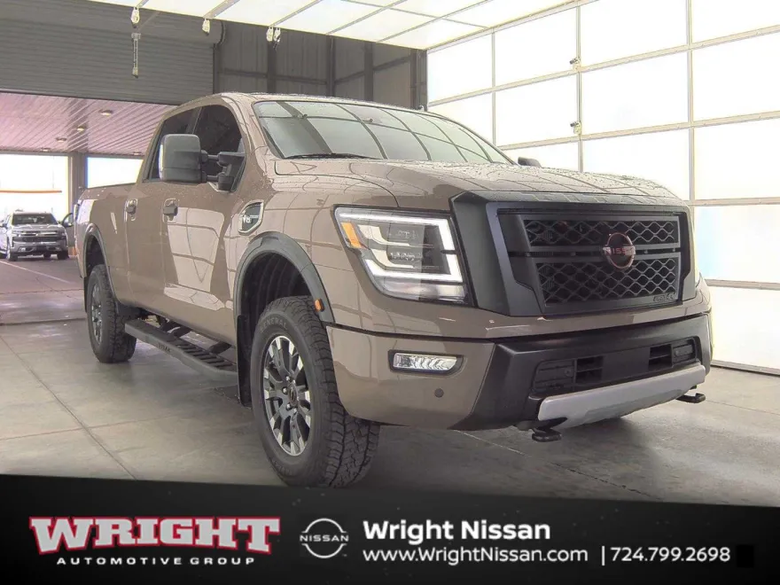 2024 Nissan Titan PRO-4X photo 1