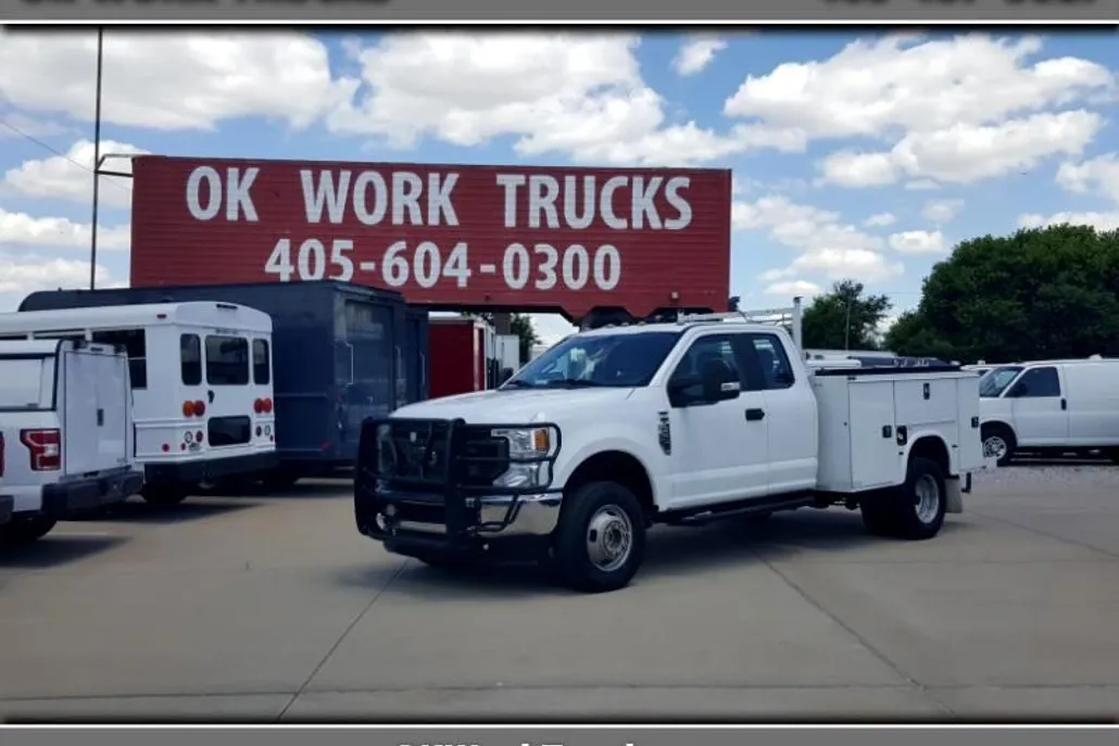 2022 Ford F-350 XL photo 1