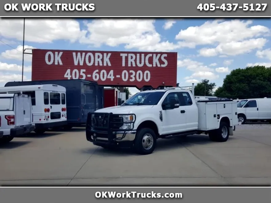 2022 Ford F-350 XL photo 1