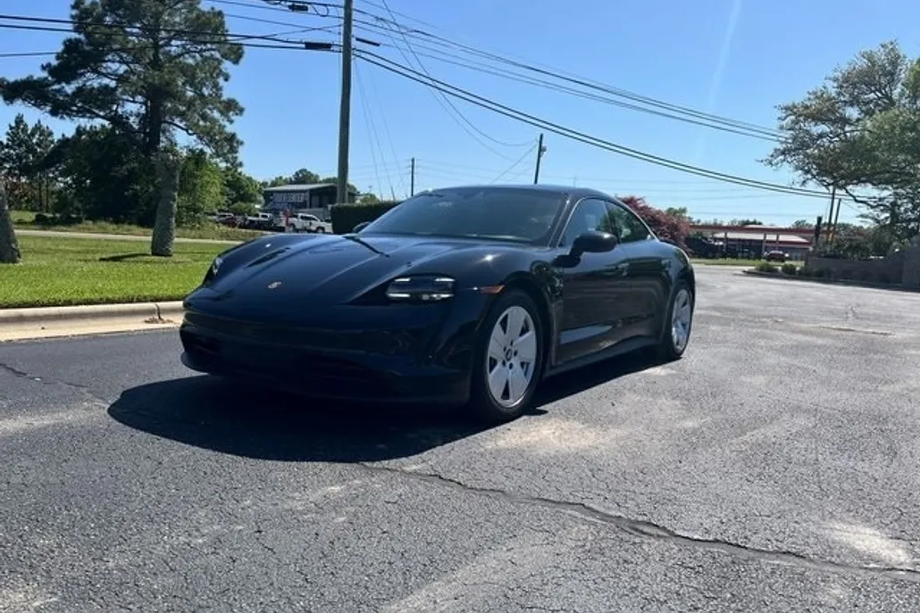 2021 Porsche Taycan Base photo 1