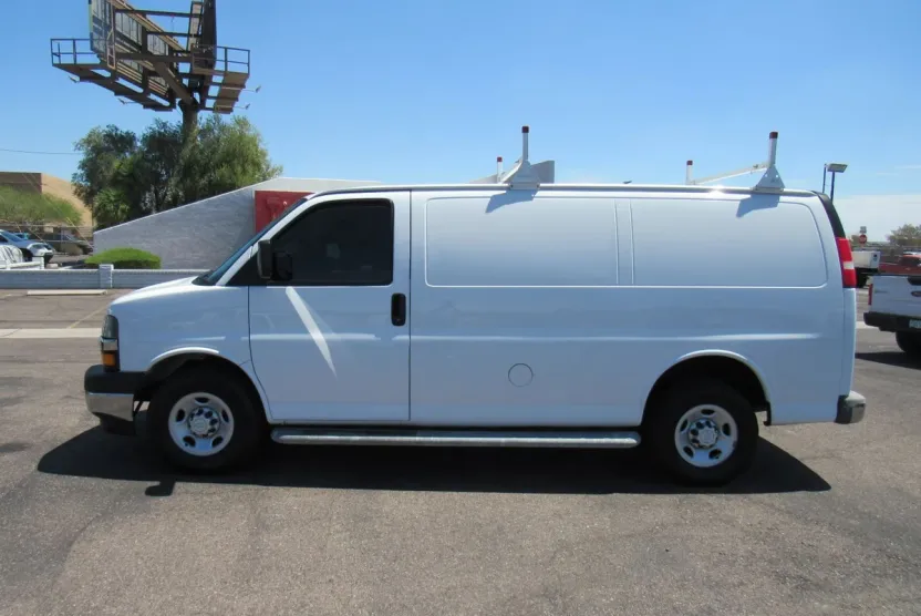 2018 Chevrolet Express 2500 Cargo Van photo 1