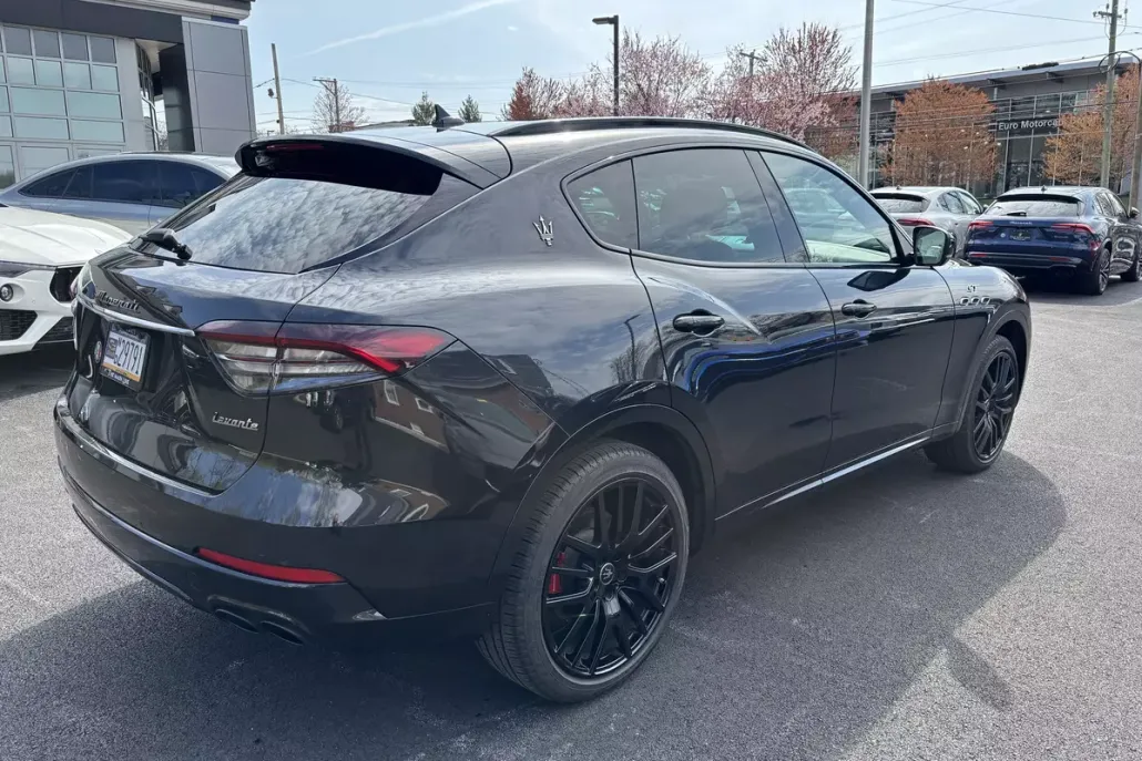 2022 Maserati Levante GT photo 1