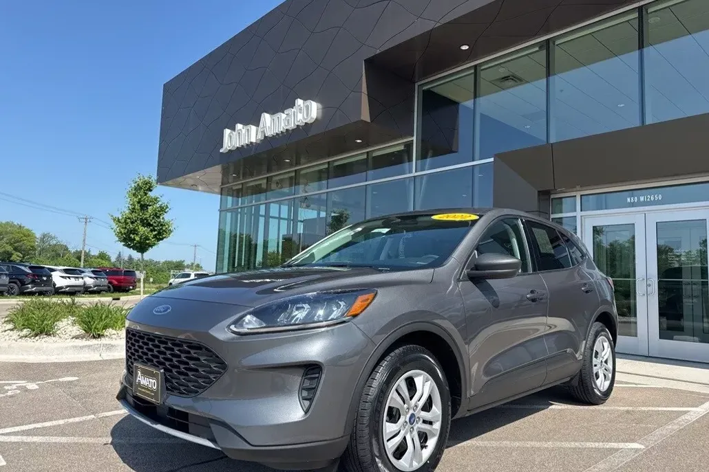 2022 Ford Escape S photo 1