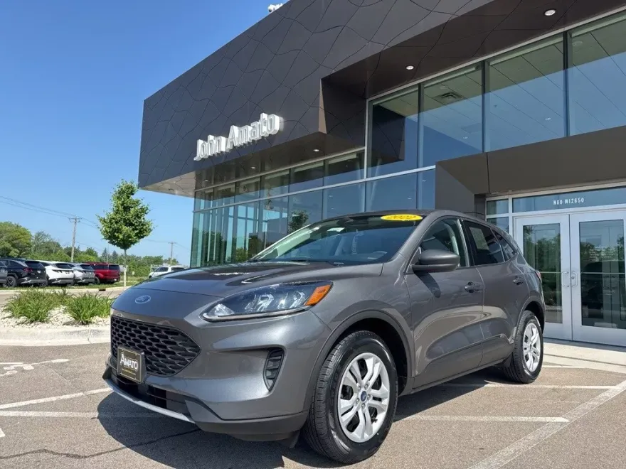 2022 Ford Escape S photo 1