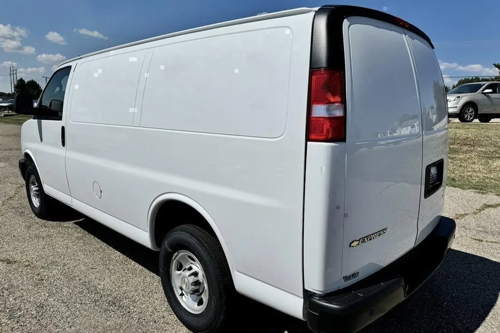 2025 Chevrolet Express Cargo Van photo 1