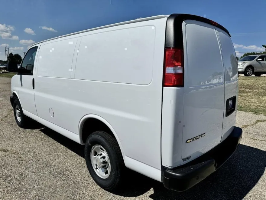 2025 Chevrolet Express Cargo Van photo 1