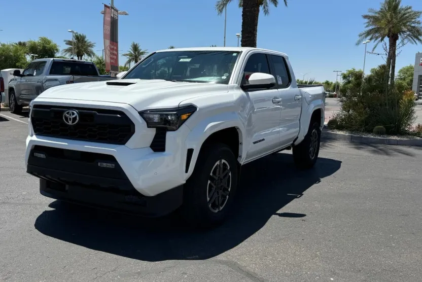 2025 Toyota Tacoma TRD Sport Double Cab photo 1