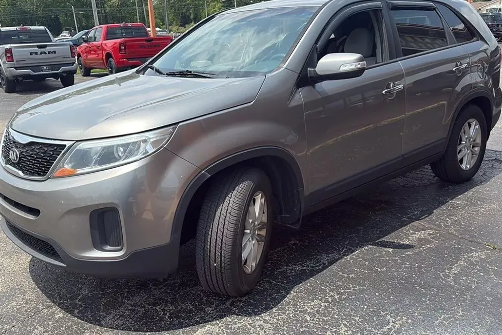 2015 Kia Sorento LX photo 1