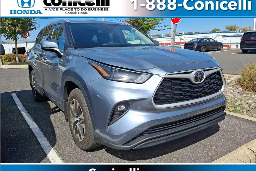 2022 Toyota Highlander XLE photo 1