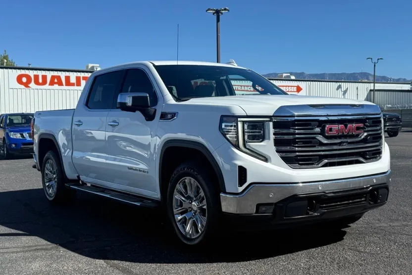 2022 Gmc Sierra SLT photo 1