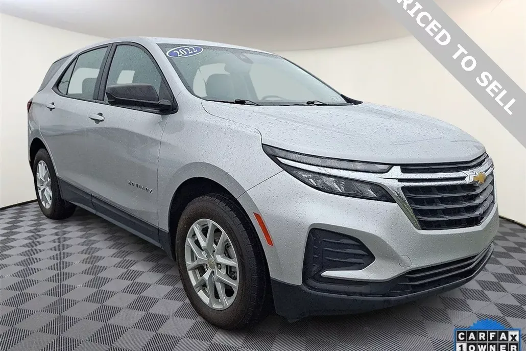 2022 Chevrolet Equinox LS photo 1